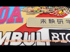 Naait de stof Geborduurde Keperstof van Flardkentekens op Borduurwerkflarden