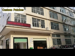 Ijzer op van de de Grenskeperstof van Merrow van het Borduurwerkflard de Stoffenflarden