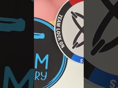 Het weven van Technieken Geborduurd Ijzer op de Toebehoren van de Stoffenkleren van de Flardenkeperstof