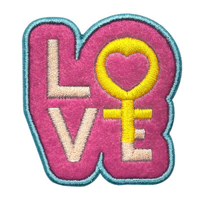 OEM Douaneijzer op Roze van de de Grens „LIEFDE“ van Merrow van het Borduurwerkflard de Brievenflard