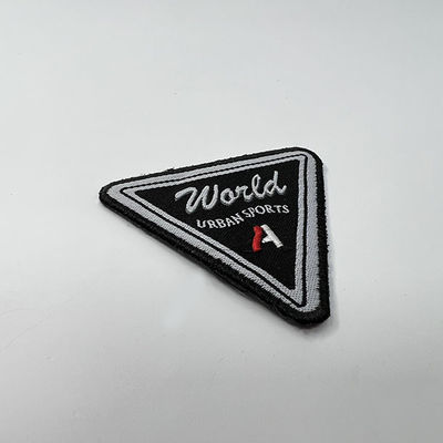 Het de Driehoeksborduurwerk van het douaneontwerp herstelt Stedelijke Sporten Logo Iron On Woven Patches