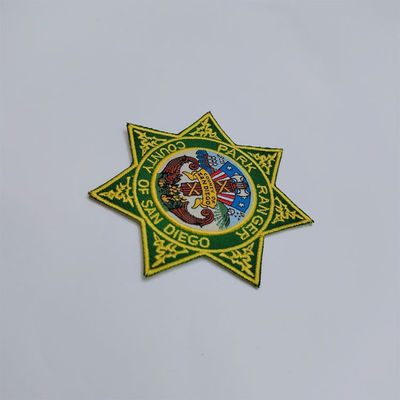 Het Ijzer van de Douanelogo embroidery patches heptatus shape van de laserbesnoeiing op Stijl