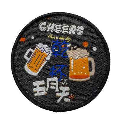 Van het Borduurwerkflarden van ontwerpercheers iron on de Polyester Draad Geweven Logo Patch